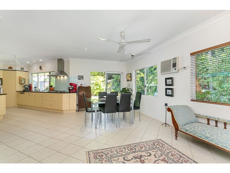 33 Trundle Terrace, Whitfield QLD 4870