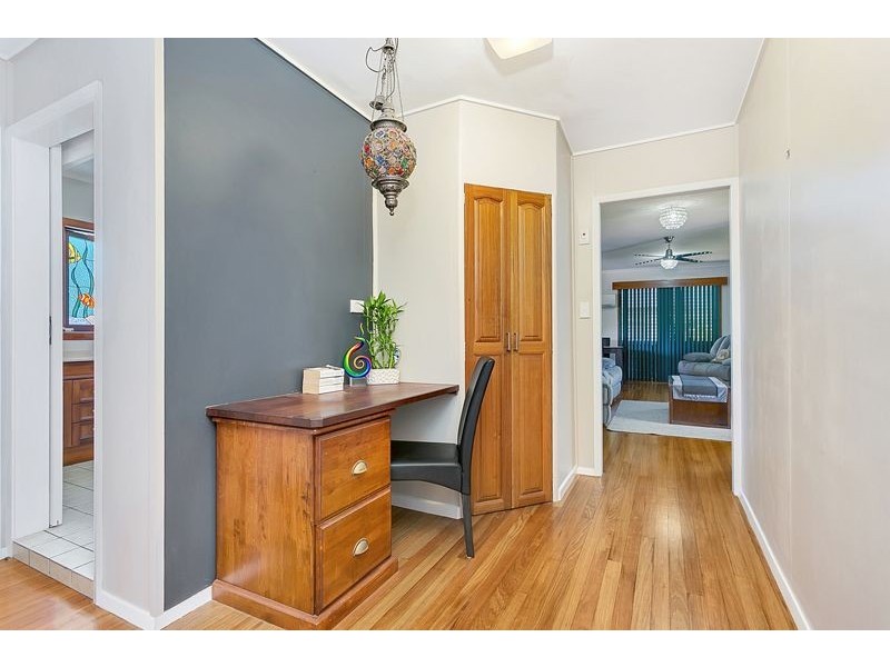 18 Kingsford Street, Mooroobool QLD 4870