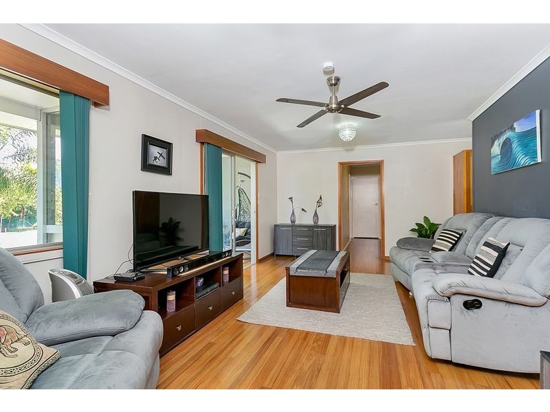 18 Kingsford Street, Mooroobool QLD 4870