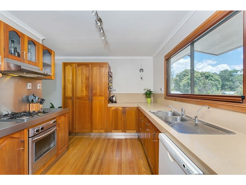 18 Kingsford Street, Mooroobool QLD 4870