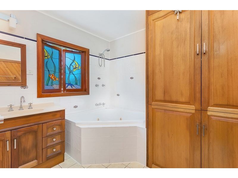 18 Kingsford Street, Mooroobool QLD 4870