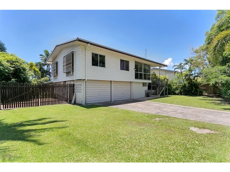 18 Kingsford Street, Mooroobool QLD 4870