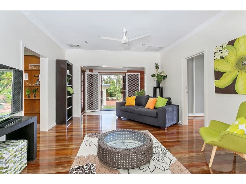 9 Mona street, Whitfield QLD 4870