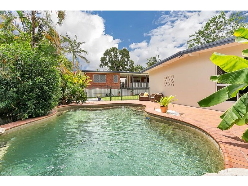9 Mona street, Whitfield QLD 4870
