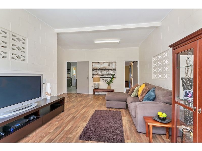 9 Mona street, Whitfield QLD 4870