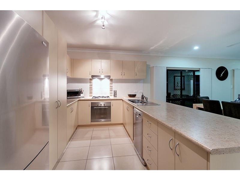 24 Quartzborough Promenade, Trinity Park QLD 4879