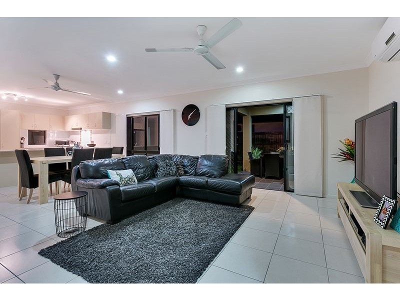24 Quartzborough Promenade, Trinity Park QLD 4879