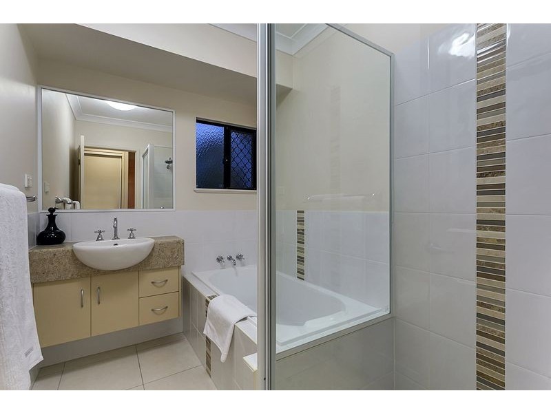 24 Quartzborough Promenade, Trinity Park QLD 4879