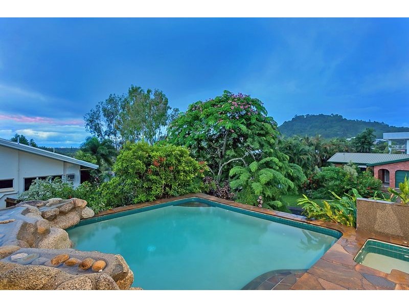 7-9 Kestrel Street, Bayview Heights QLD 4868