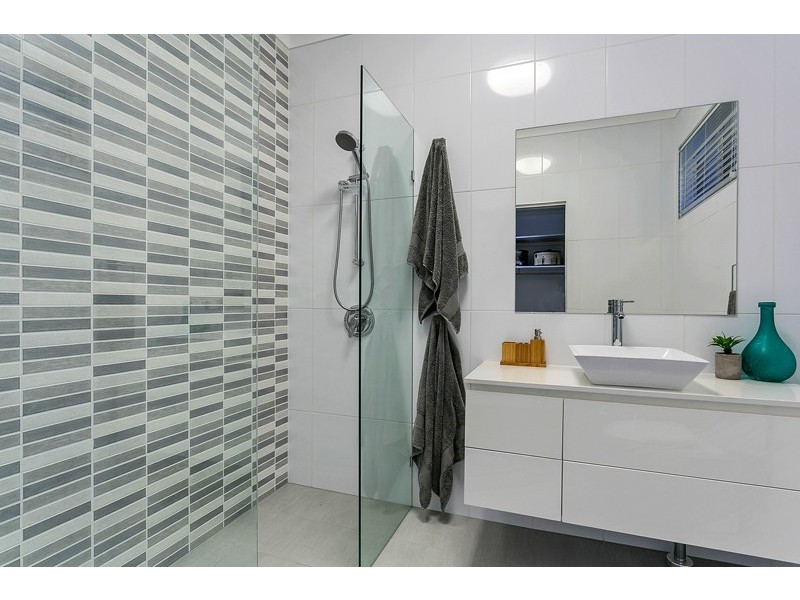 7-9 Kestrel Street, Bayview Heights QLD 4868