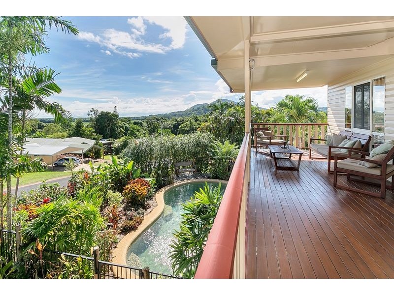 24 Toona Terrace, Redlynch QLD 4870
