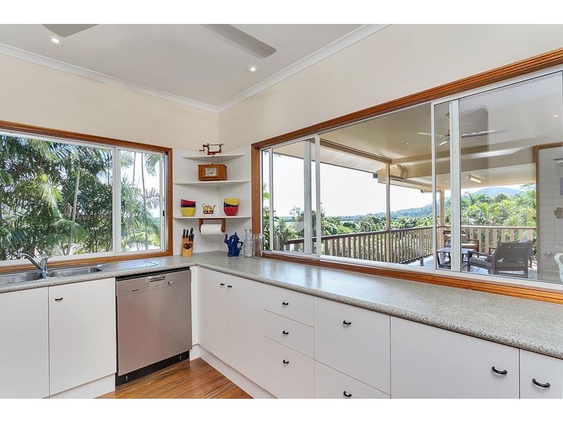 24 Toona Terrace, Redlynch QLD 4870