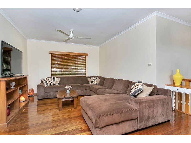 24 Toona Terrace, Redlynch QLD 4870