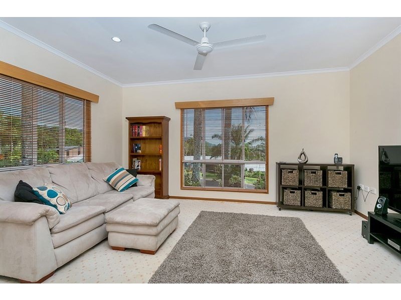 24 Toona Terrace, Redlynch QLD 4870
