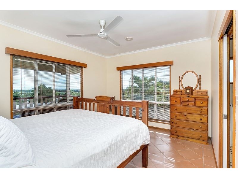 24 Toona Terrace, Redlynch QLD 4870