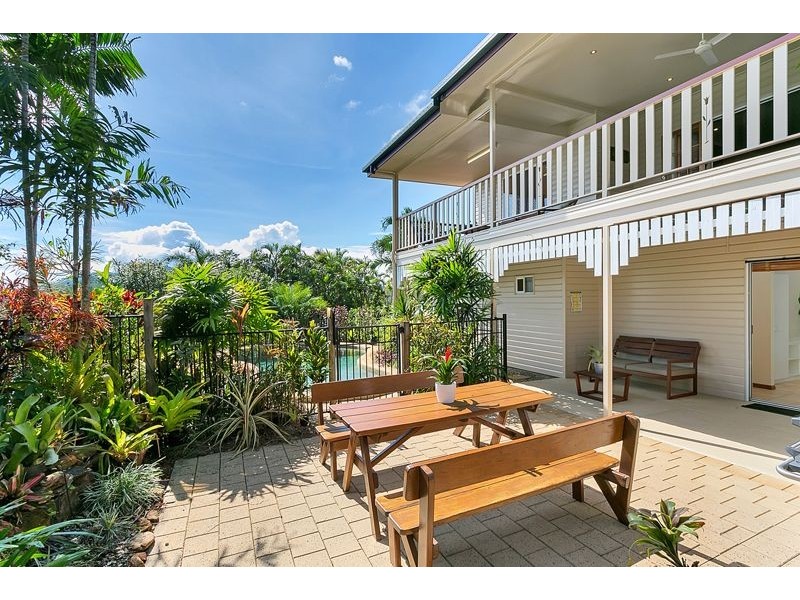 24 Toona Terrace, Redlynch QLD 4870