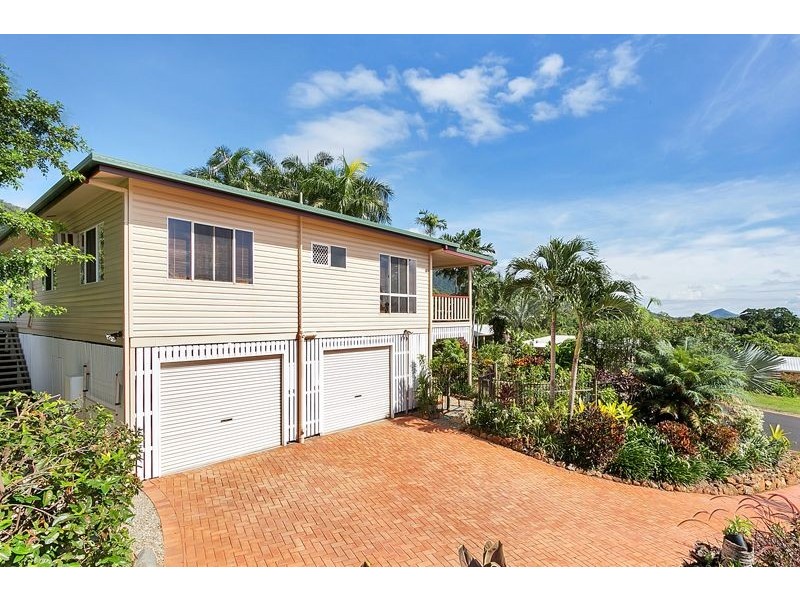 24 Toona Terrace, Redlynch QLD 4870
