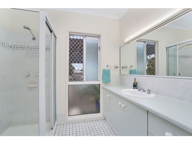 9 Summer Hill Drive, Mooroobool QLD 4870