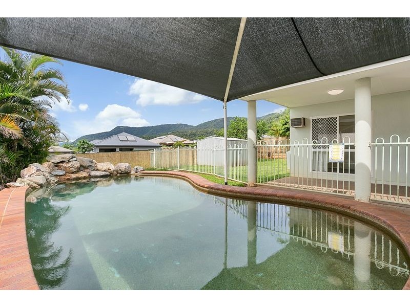9 Summer Hill Drive, Mooroobool QLD 4870