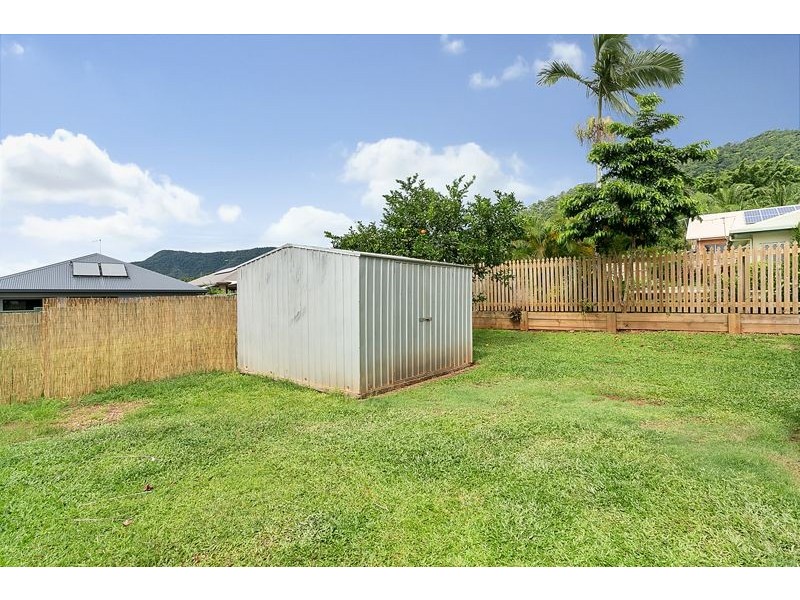 9 Summer Hill Drive, Mooroobool QLD 4870