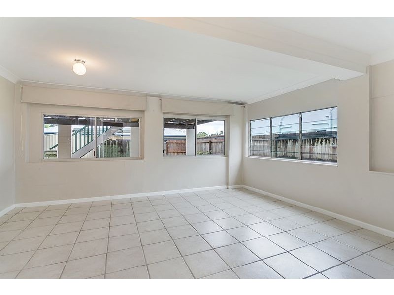 108 Callaghan Street, Mooroobool QLD 4870