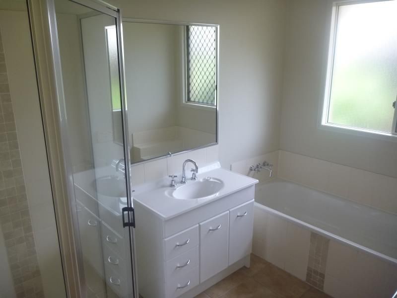 4 Fitzmaurice Drive, Bentley Park QLD 4869