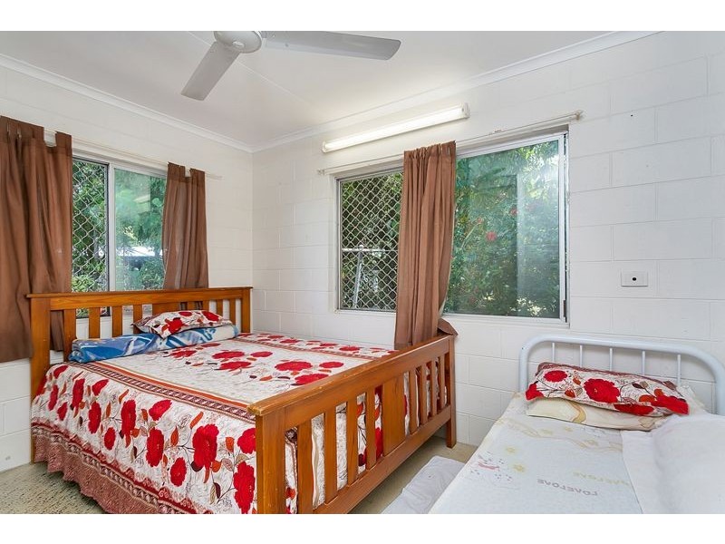 93-95 Tills Street, Westcourt QLD 4870