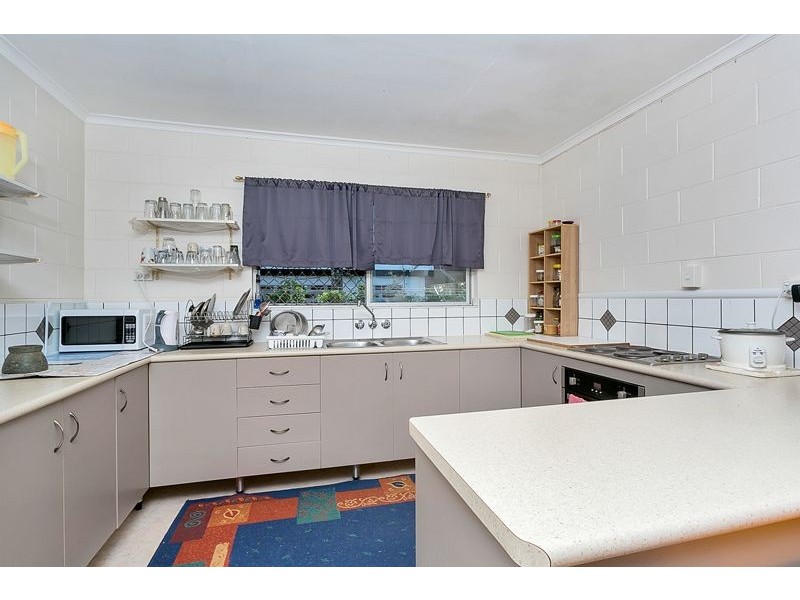 93-95 Tills Street, Westcourt QLD 4870