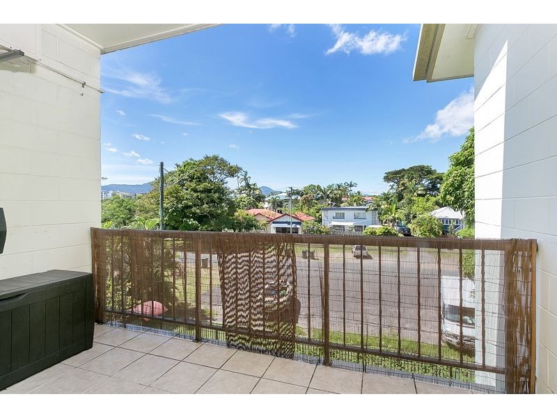 25/215 McLeod Street, Cairns North QLD 4870