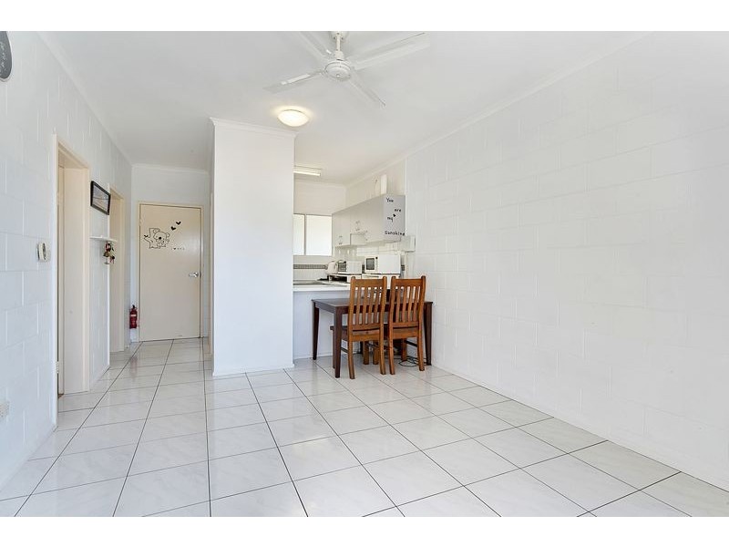 25/215 McLeod Street, Cairns North QLD 4870