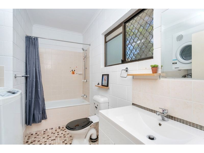 25/215 McLeod Street, Cairns North QLD 4870