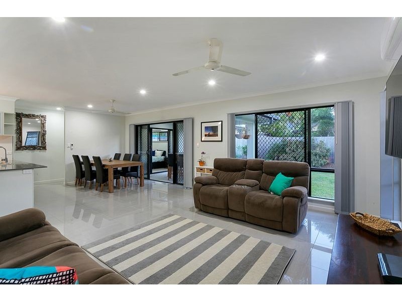 13 Como Close, Kewarra Beach QLD 4879