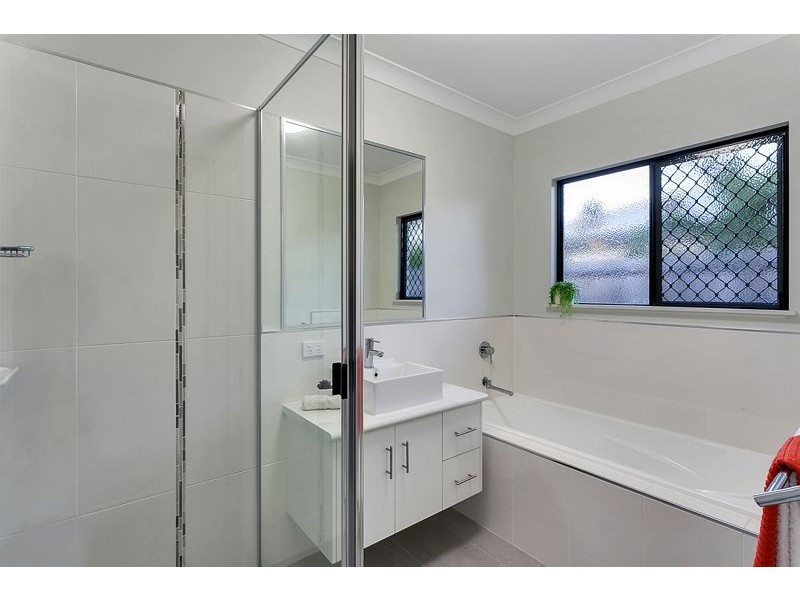 13 Como Close, Kewarra Beach QLD 4879