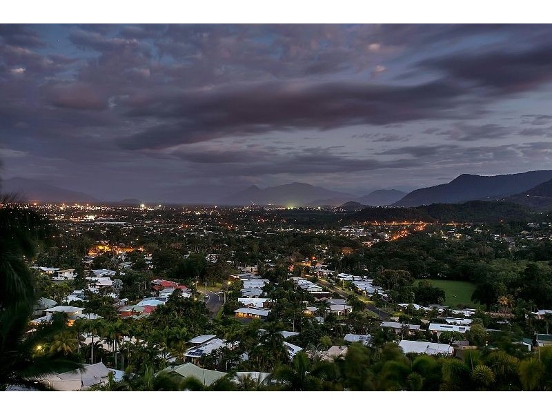 6 Knott Court, Whitfield QLD 4870
