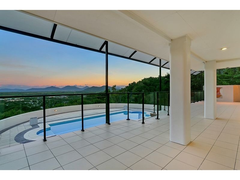 6-8 Chatham Terrace, Smithfield QLD 4878