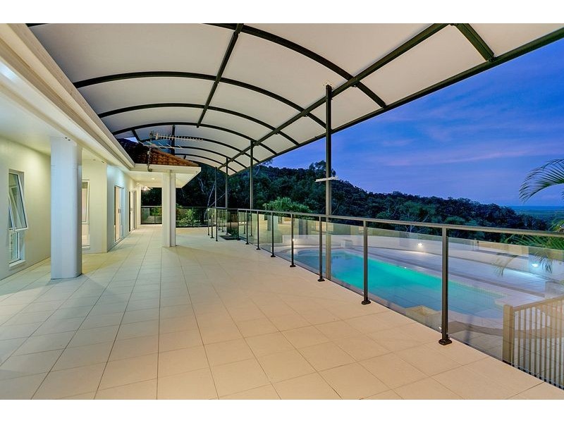 6-8 Chatham Terrace, Smithfield QLD 4878
