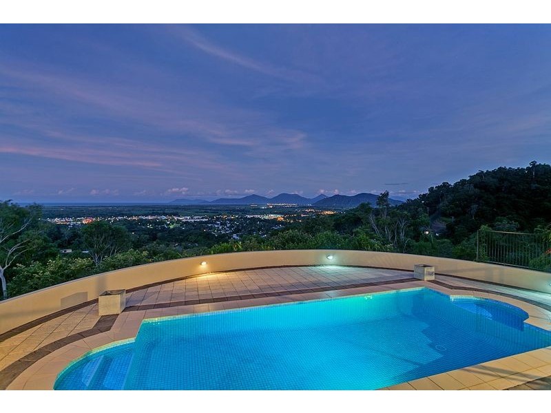 6-8 Chatham Terrace, Smithfield QLD 4878