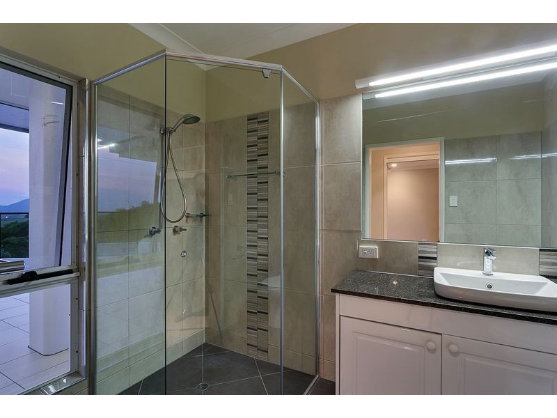 6-8 Chatham Terrace, Smithfield QLD 4878