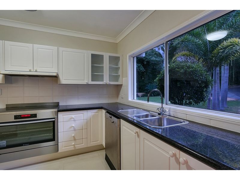6-8 Chatham Terrace, Smithfield QLD 4878