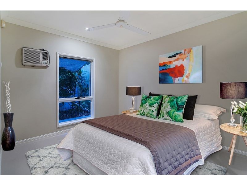 6-8 Chatham Terrace, Smithfield QLD 4878