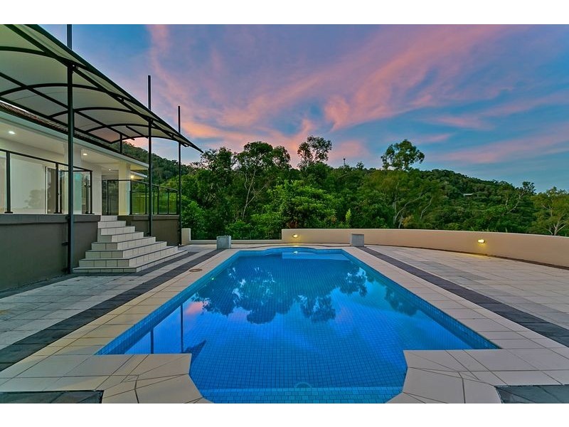 6-8 Chatham Terrace, Smithfield QLD 4878