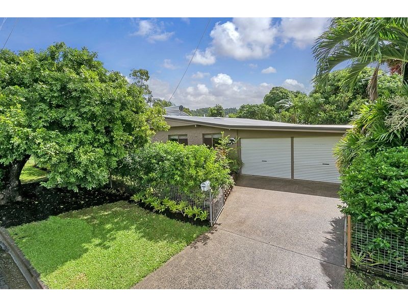 8 Duignan Street, Whitfield QLD 4870