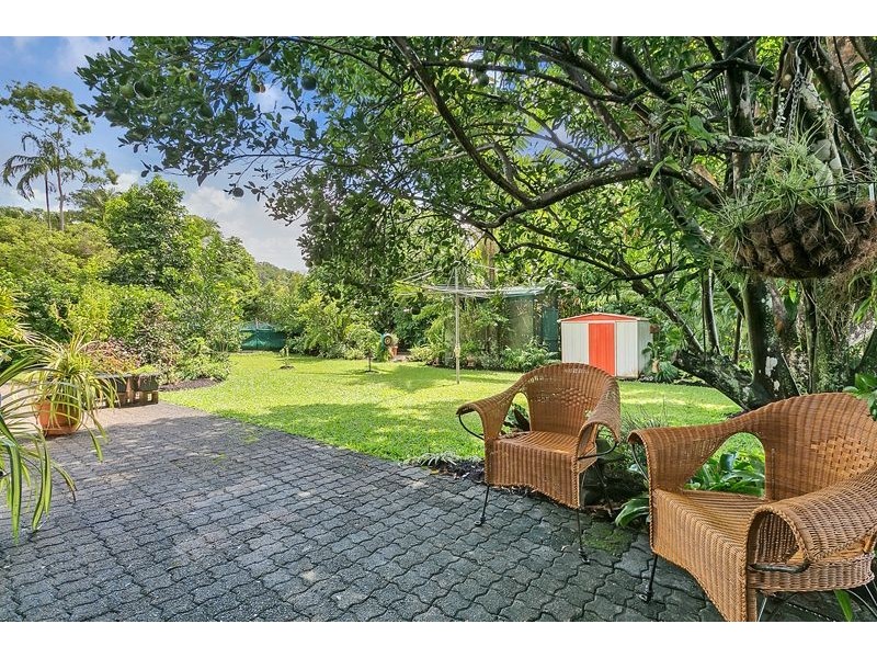 8 Duignan Street, Whitfield QLD 4870