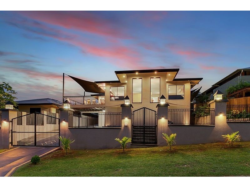 17 Barcoo Close, Bentley Park QLD 4869