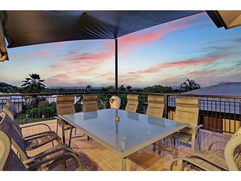 17 Barcoo Close, Bentley Park QLD 4869