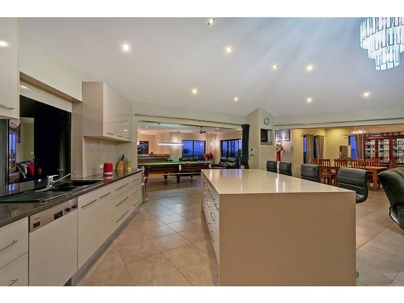 17 Barcoo Close, Bentley Park QLD 4869