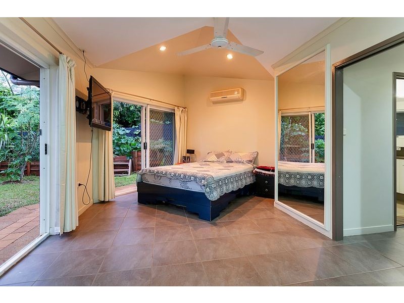 17 Barcoo Close, Bentley Park QLD 4869