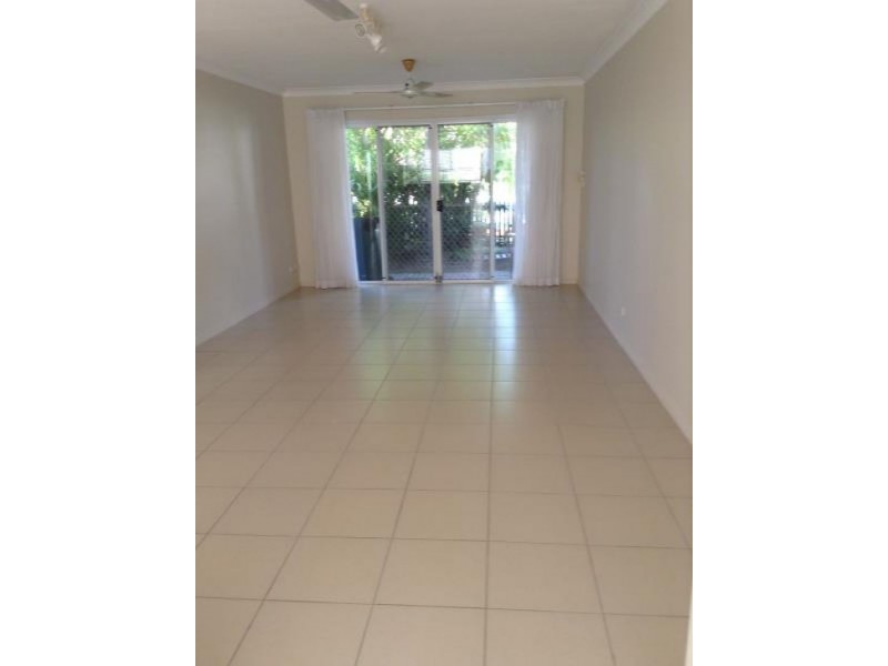 2/8 Springfield Crescent, Manoora QLD 4870