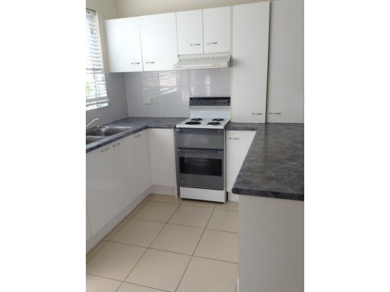 2/8 Springfield Crescent, Manoora QLD 4870