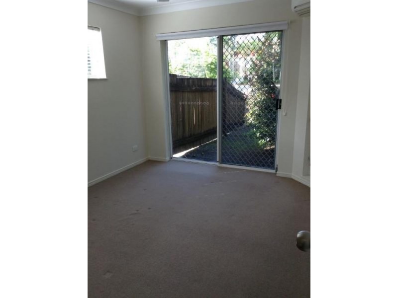 2/8 Springfield Crescent, Manoora QLD 4870